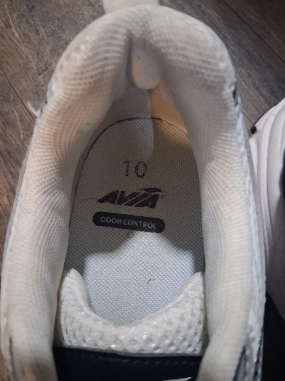 Avita White and Black Women's Athletic Sneakers Tennis Shoes 10